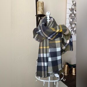 Plaid Scarf with Fringe